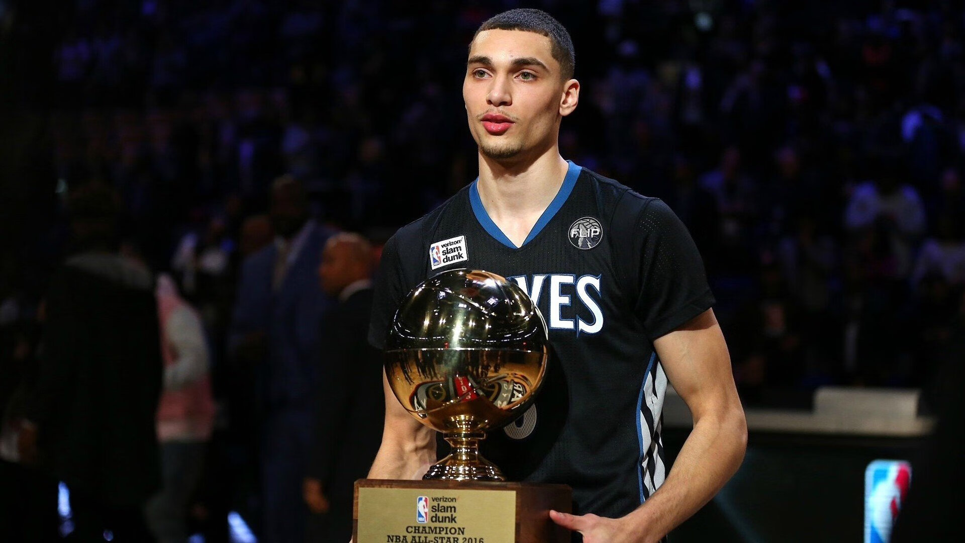 新赛季揭幕战，F1引擎轰鸣与NBA版图震动，竞技体育的无限可能