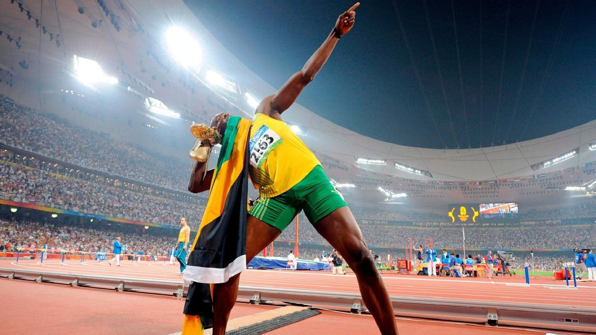 莱奥一锤定音,墨西哥城见证绿衫军的战术革命